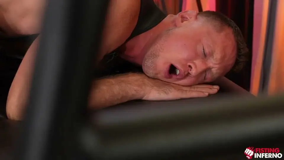 Pierce Paris Gets Fisted by Mitch Matthews | An Epic Hole Punching!