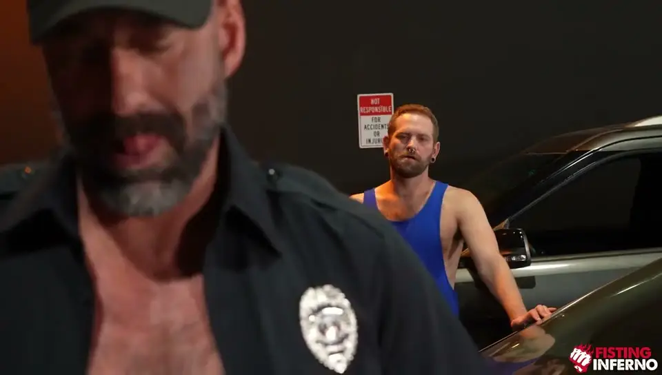 Security Guard’s Rough Warehouse Fisting Session Unleashed!