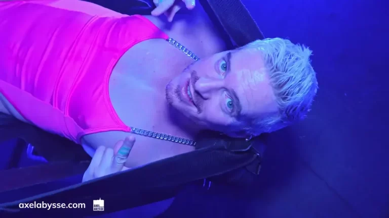MNDFCUK in FISTING KINGS COLLIDE: MNDFCUK Meets Axel Abysse in Sling