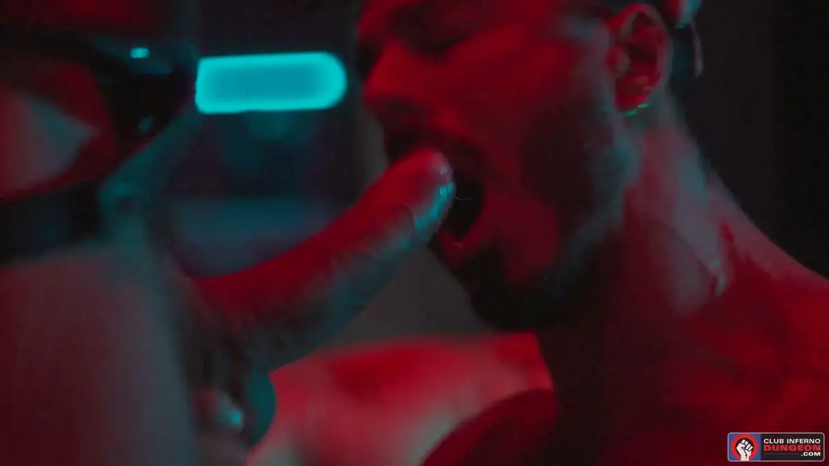 Fist Virgin No More! Muscle Bottom Lobo Takes Peter’s Fist & Cock