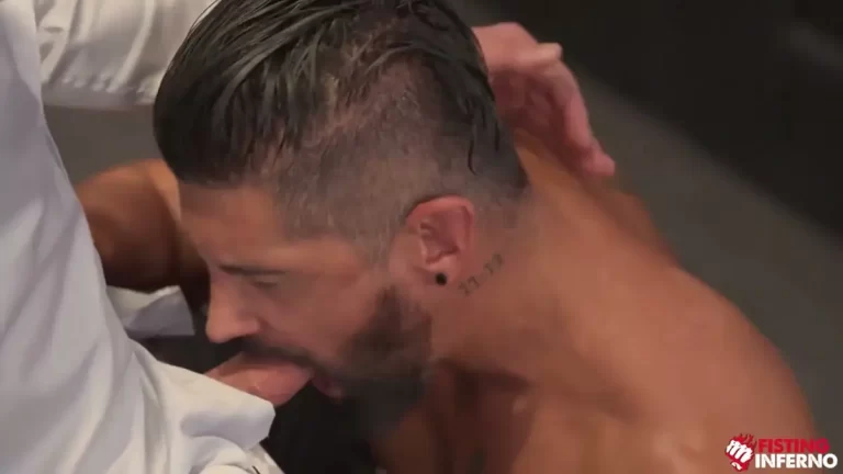 Justin Jett in Justin Jett’s Debut Fisting: Alpha Male Takes First Fist